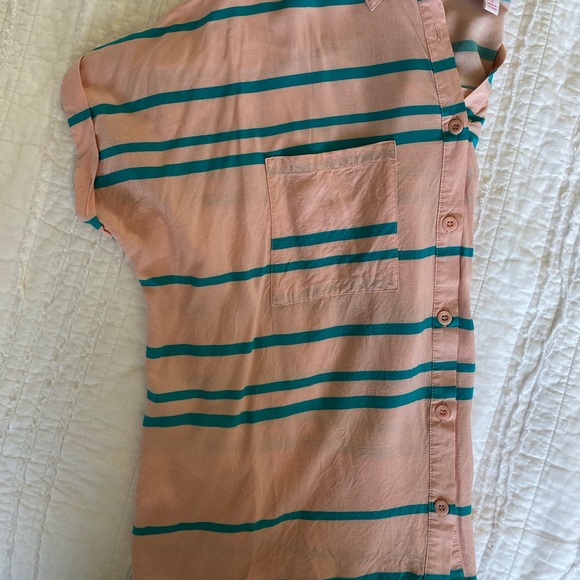 •LuLaRoe Button Up Tee• - Picture 2 of 2